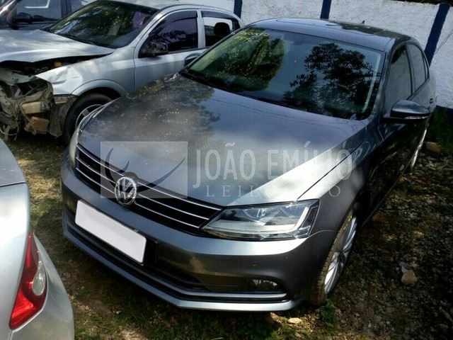 LOTE 032   -   Volkswagen Jetta 2.0 Trendline Tiptronic 2016