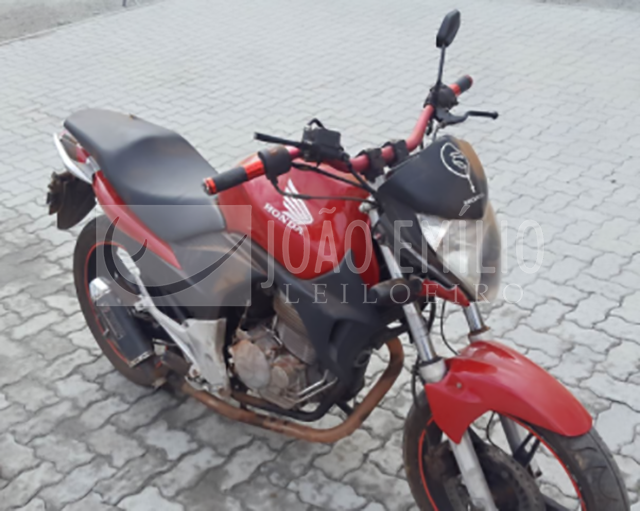 Lote 019 - HONDA CB 300 R 2011