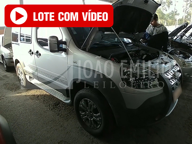 LOTE 018 - Fiat Doblò Adventure Xingu 1.8 16V (Flex) 2013