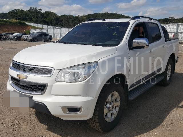 LOTE 032 - CHEVROLET S10 LTZ 2.4 4x2 2013