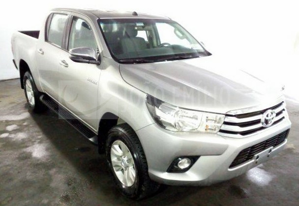 LOTE 034 - TOYOTA HILUX 2.8 TDI SRV CD DIESEL 17/18