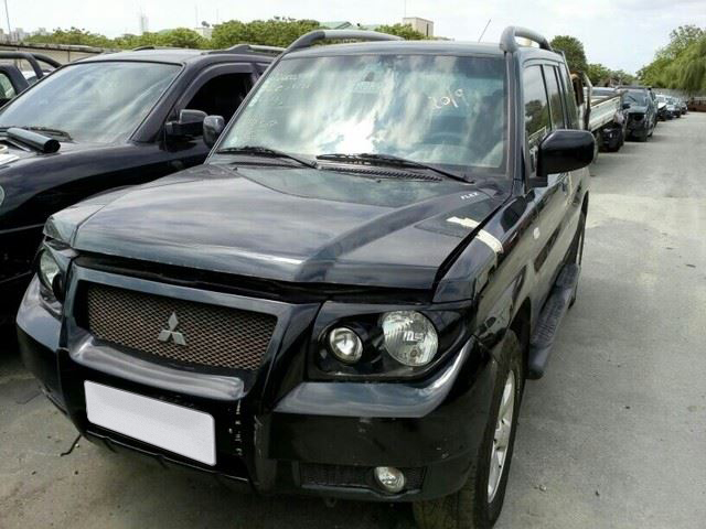 LOTE 090 Mitsubishi Pajero GLS 2.0 16V LOTE 090 Mitsubishi Pajero GLS 2.0 16V