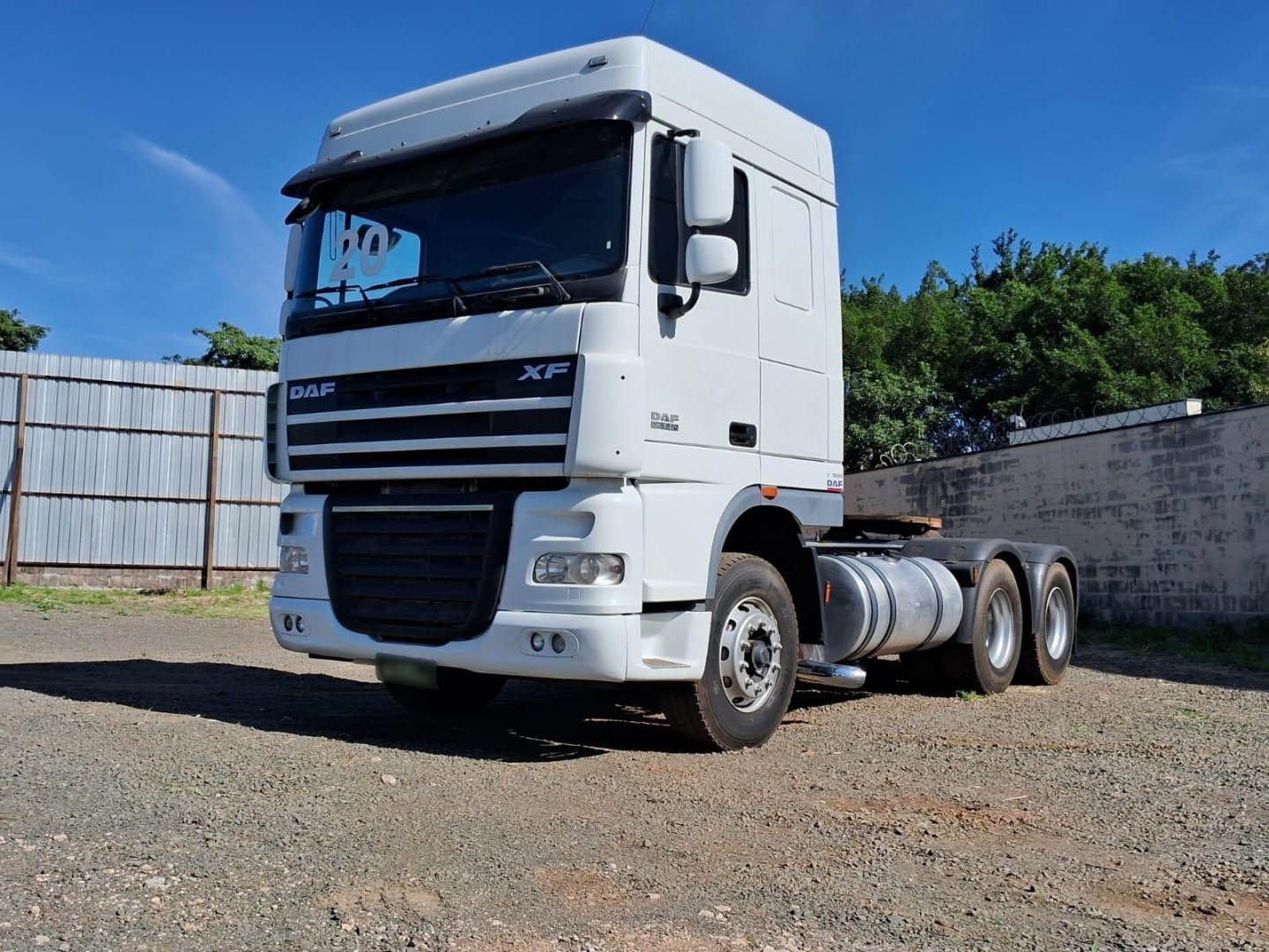 LOTE 006 DAF XF 105 FTT 510 6X4  LOTE 006 DAF XF 105 FTT 510 6X4
