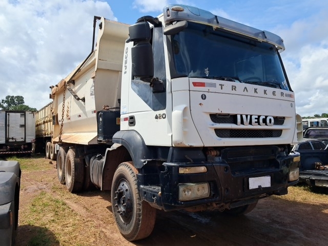 LOTE 004 IVECO TRAKKER 380T42N LOTE 004 IVECO TRAKKER 380T42N