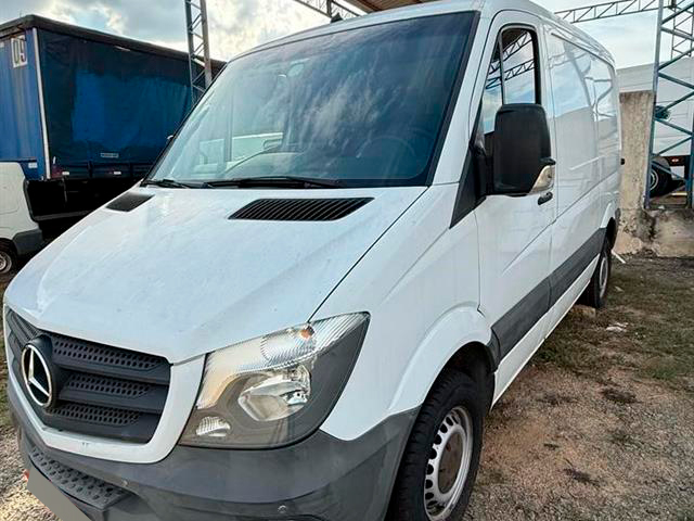 LOTE 006 MERCEDES-BENZ 313 CDI STREET F  LOTE 006 MERCEDES-BENZ 313 CDI STREET F